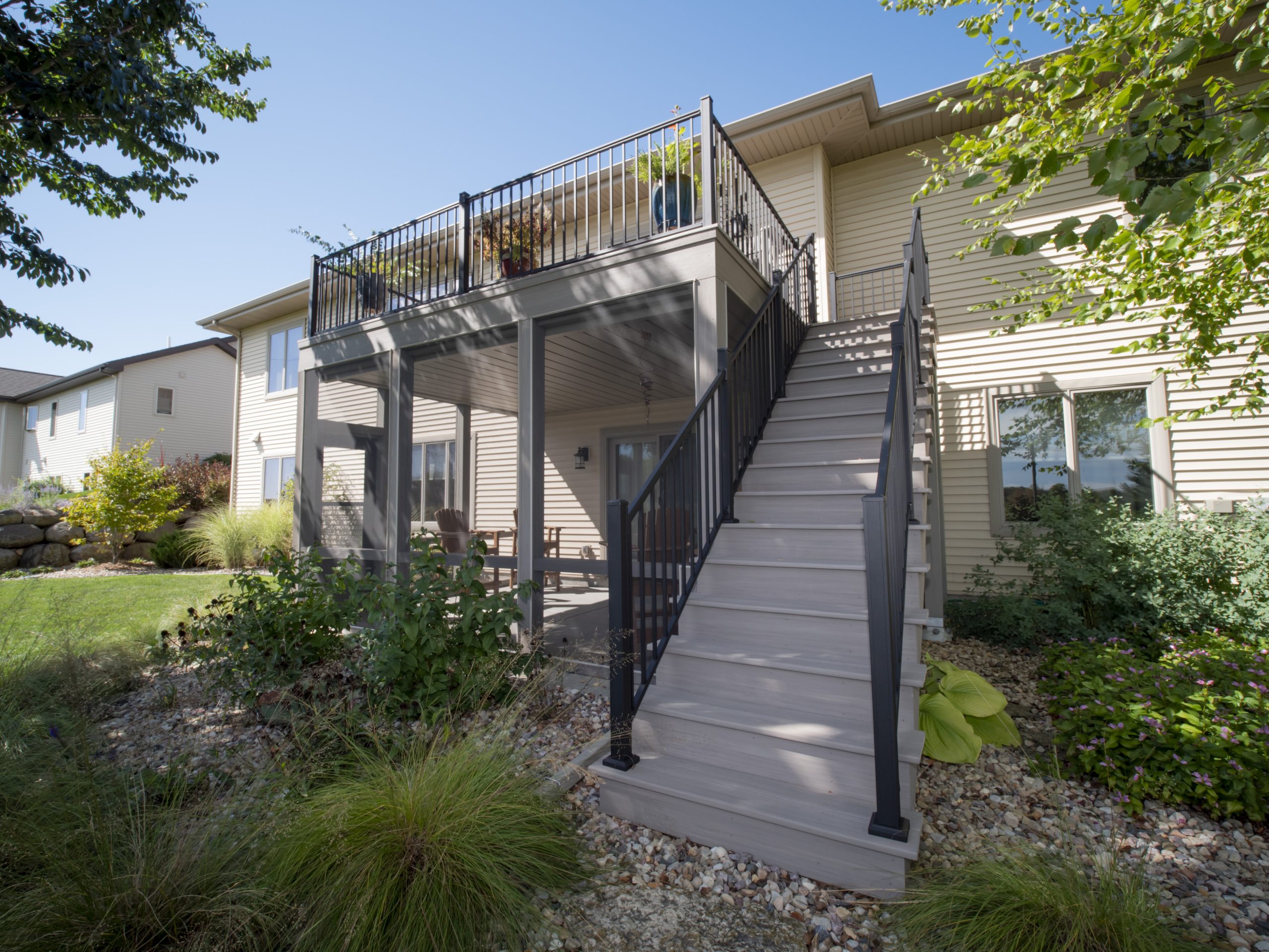 Expert Deck Builders for Your Outdoor Makeover Expert Deck Builders for Your Outdoor Makeover